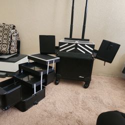 Full Makeup Case On Wheels
