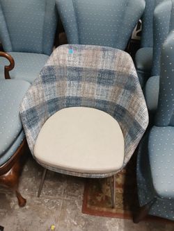 Leaving room chair