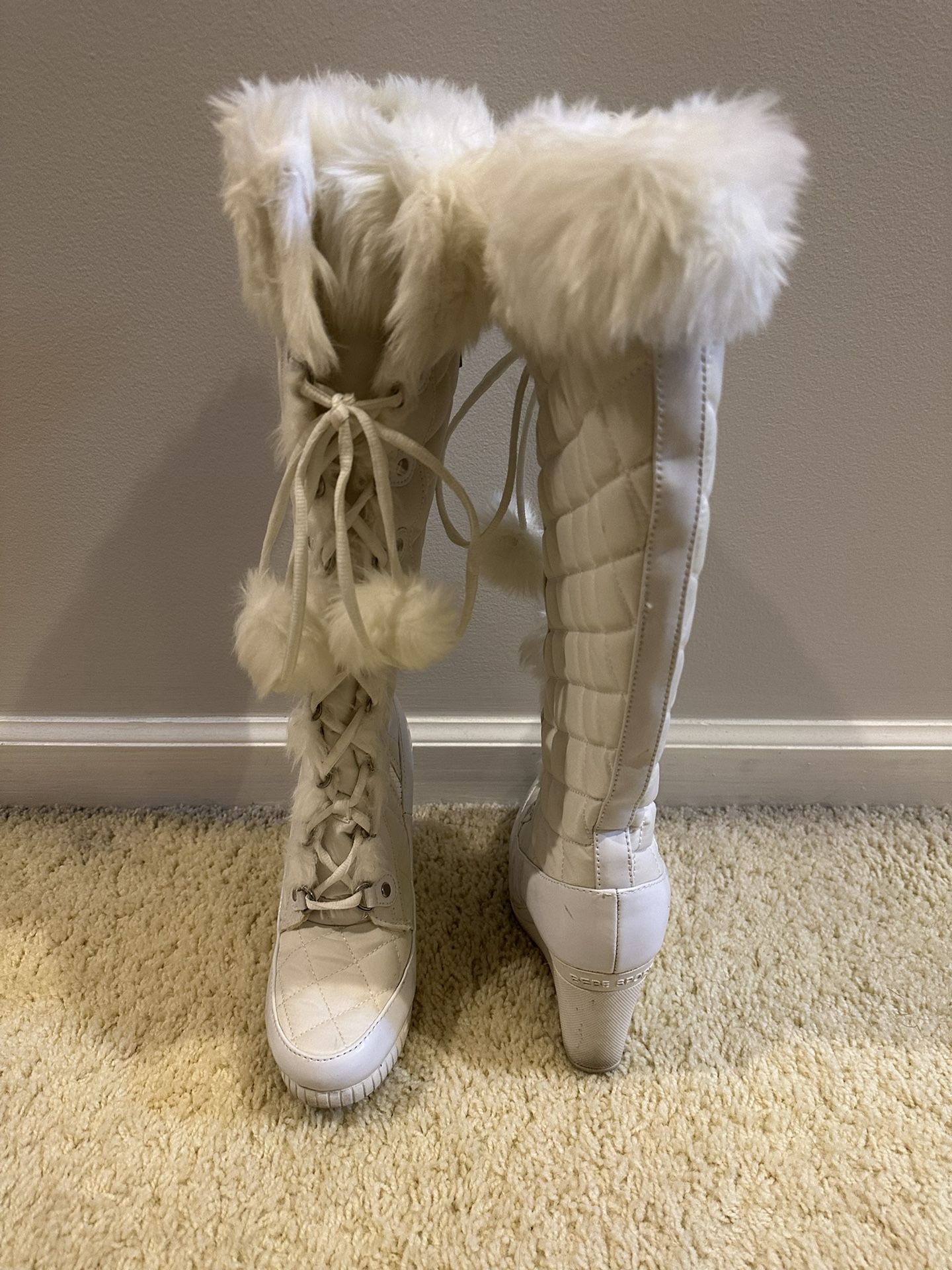 BEBE WHITE ALL WEATHER QUILTED WEDGE BOOTS