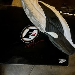 Iverson Iv (4).       Size 14