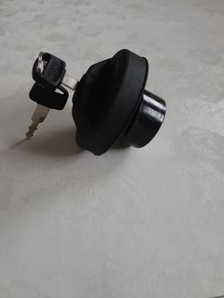 2005 Ford Escape locking gas cap