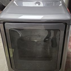 Samsung Dryer for Sale 
(Works Great)
Comes w/Warranty 
Delivery Available 