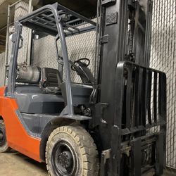 2019 TOYOTA M8 forklift for sale 