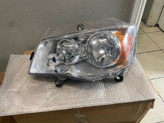 2011-2018 Dodge caravan left headlight