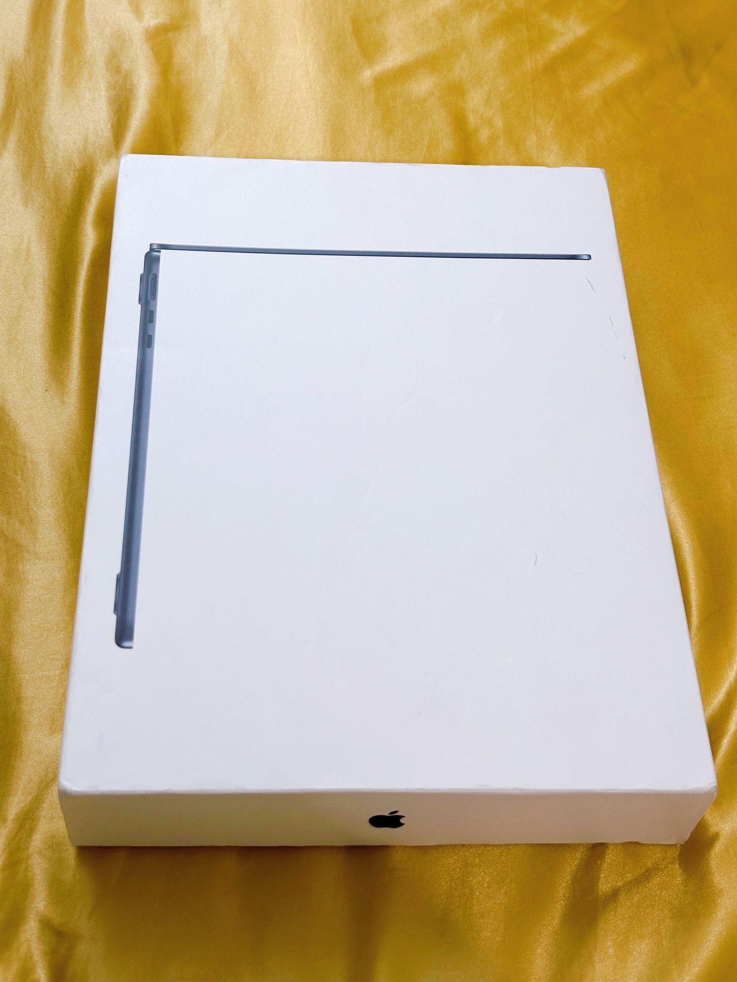 New M2 MacBook Air 13.6” (Midnight) Apple Intelligence