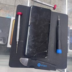iPhone Cracked screen LCD 
repair