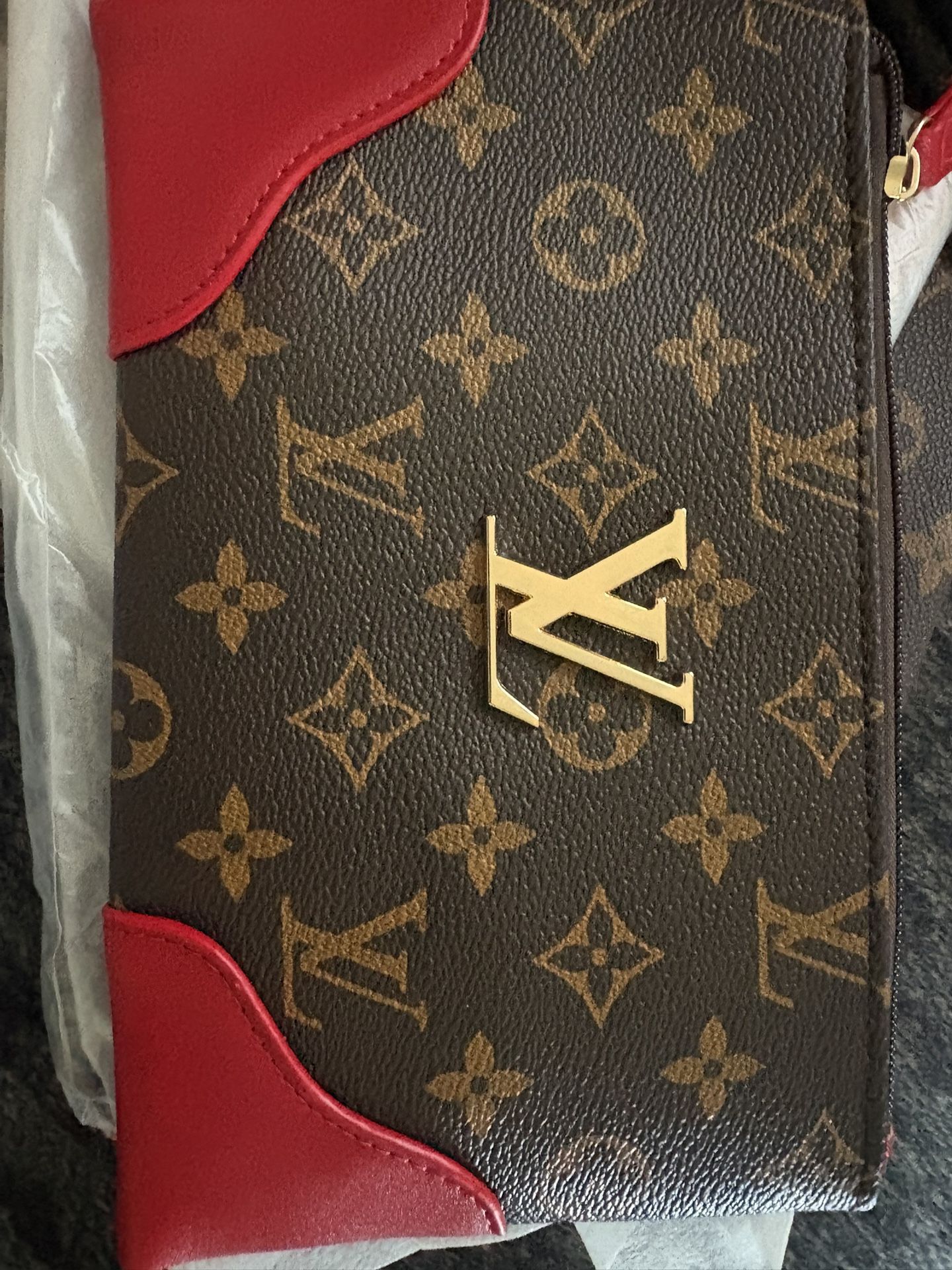 Pouch 