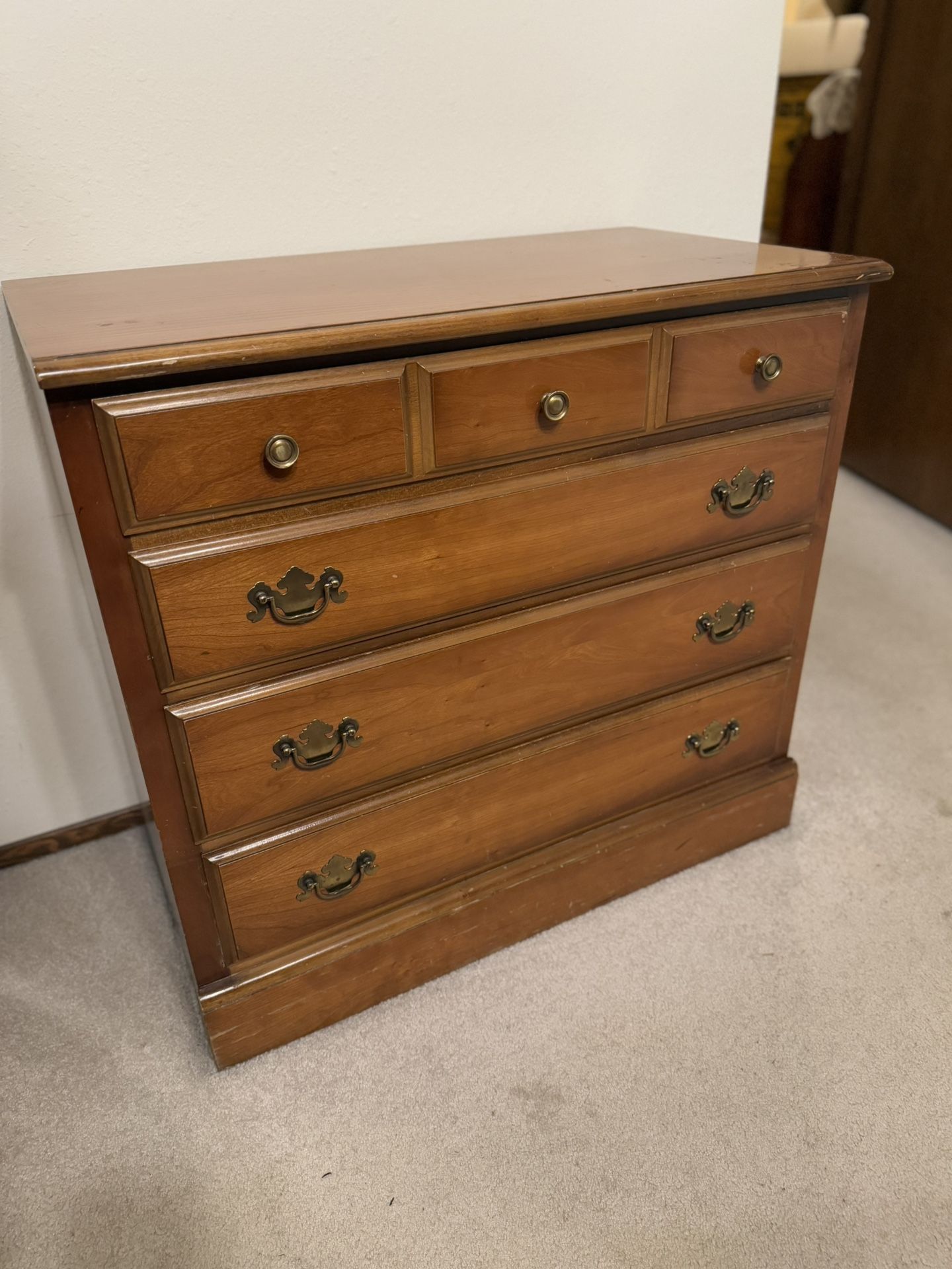 Antique Ethan Allen Heirloom Nutmeg Maple Dresser