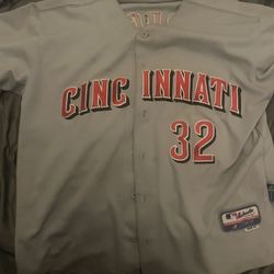 Cincinnati Reds Jersey $25