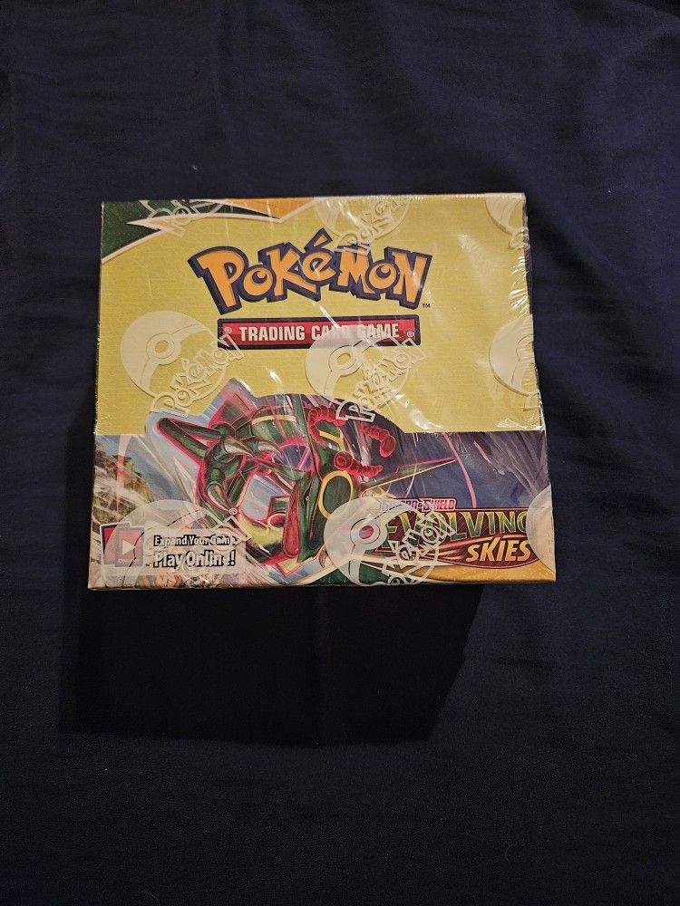 Pokemon Evolving Skies Booster Box
