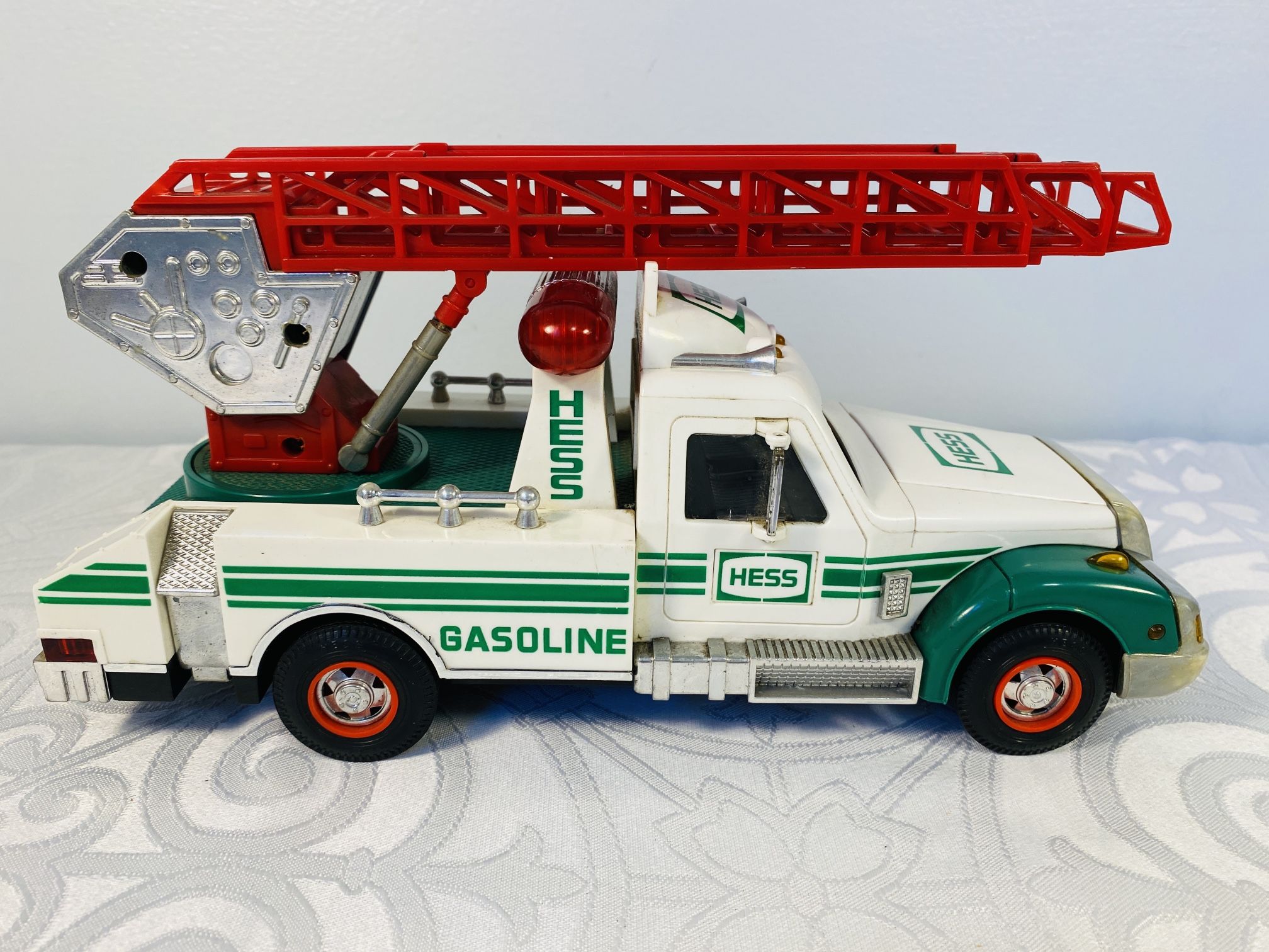 HESS 1994 Gasoline Emergency Rescue Truck Working Lights And Sounds