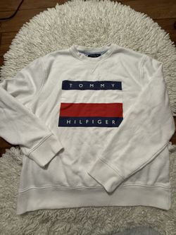 Tommy Hilfiger Men's Long Sleeve Big Logo FLAG Crewneck Fleece Sweatshirt XL  Unused but there’s flaws as seen in the last picture (there’s black stai