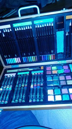 Artist Equipment in Wooden Case