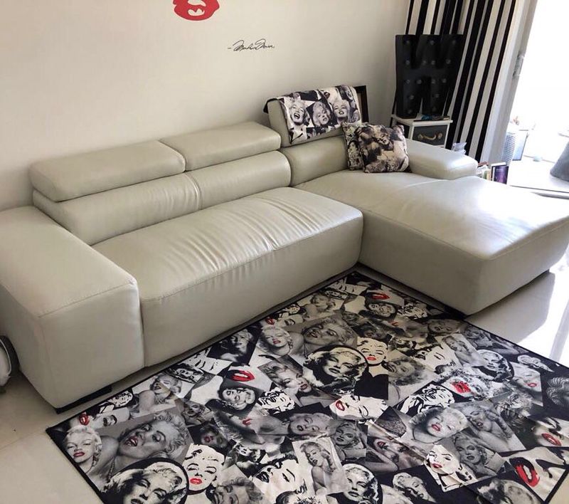 Sofa Leather excellent Condition, like new. {contact info removed}