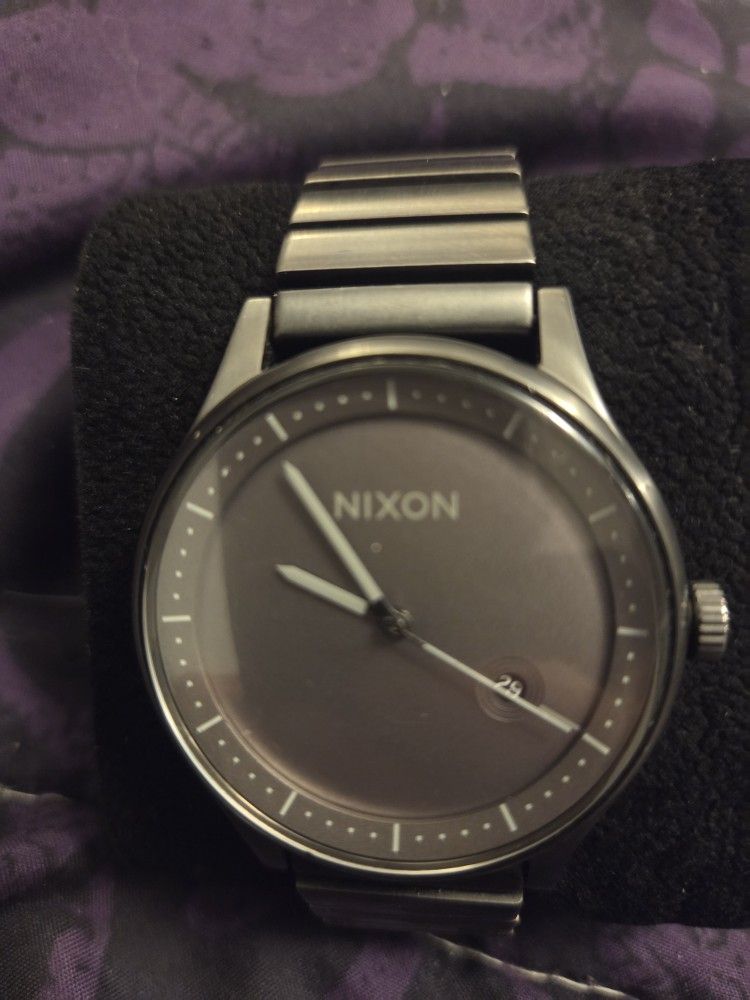 Nixon The Station watch