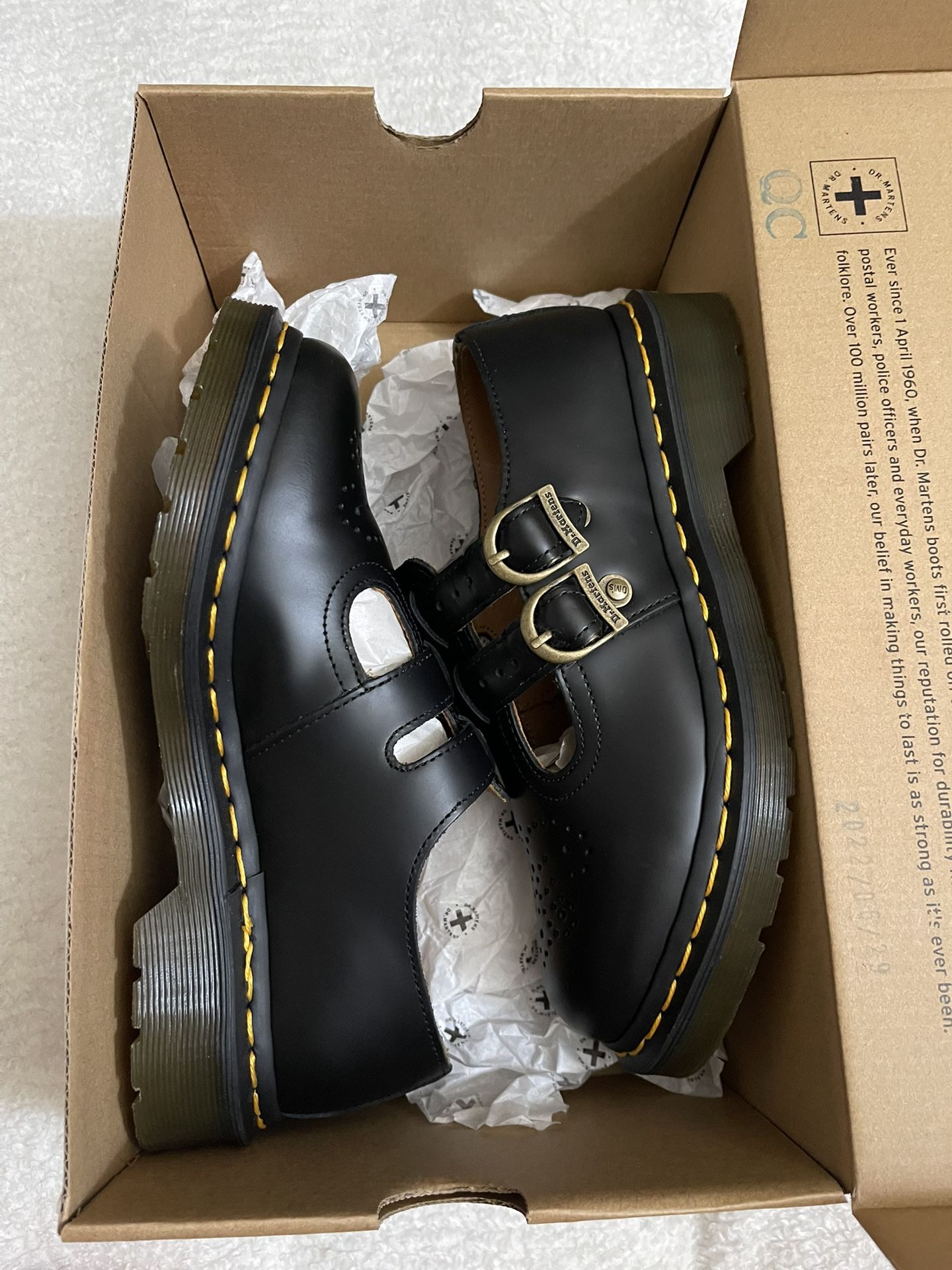 Doc Martens Mary Janes 8065 comes with original box