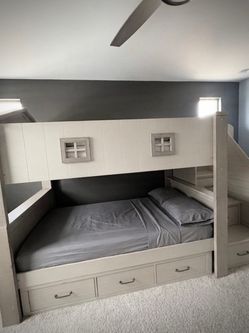 Bedroom set