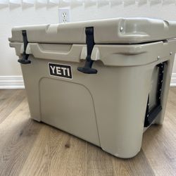 Yeti 35 Hard Cooler