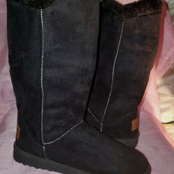 NEW! ALASKA Classic Black Suede Boots Women's Size 5