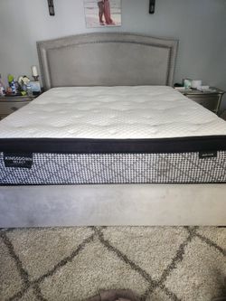 Kingsdown Select Meritage 17.5" Plush Euro Top Mattress


