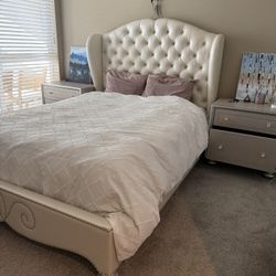 Luxury 6 Piece Queen Bedroom Set