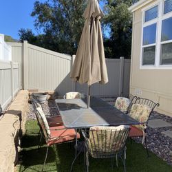 Outdoor Patio Table & Chairs
