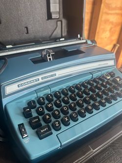 Vintage Smith-Corona Coronet Super 12 Electric Typewriter w/ Case