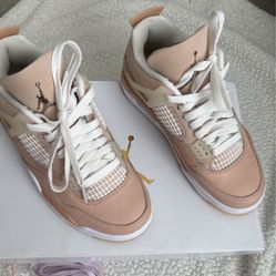 WOMANS AIR JORDAN 4 RETRO SHIMMERS