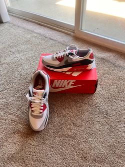 Nike shoes  9 1/2