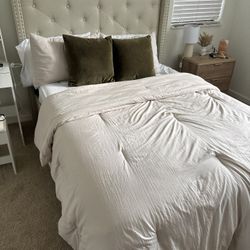 Full Size Bed 