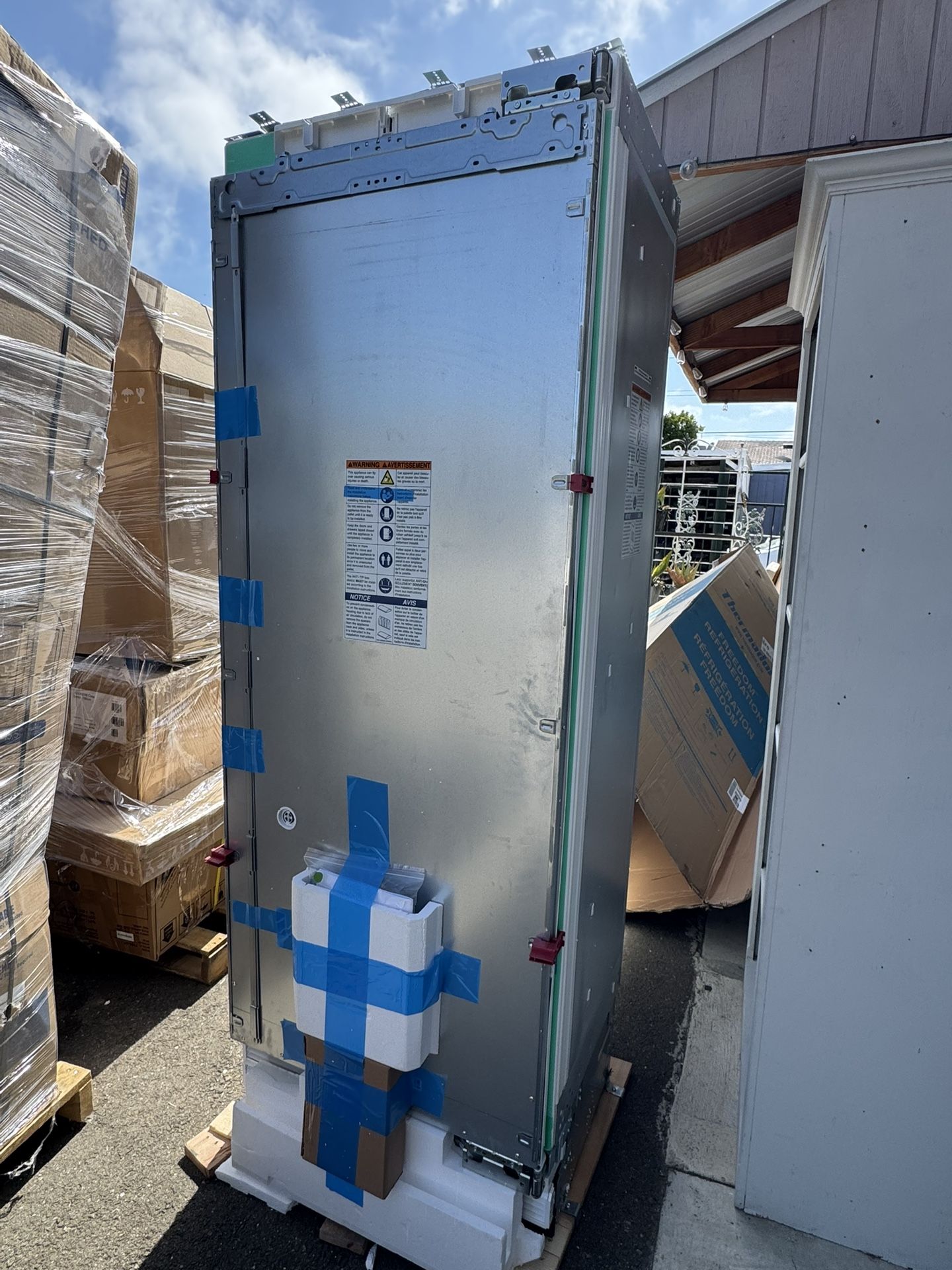 Brand New Thermador Freedom 30 Inch Wide 16.8 Cu. Ft. Energy Star Rated Column Refrigerator with WIFI Model: T30IR905SP