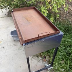Griddle **Need To Clean Top**
