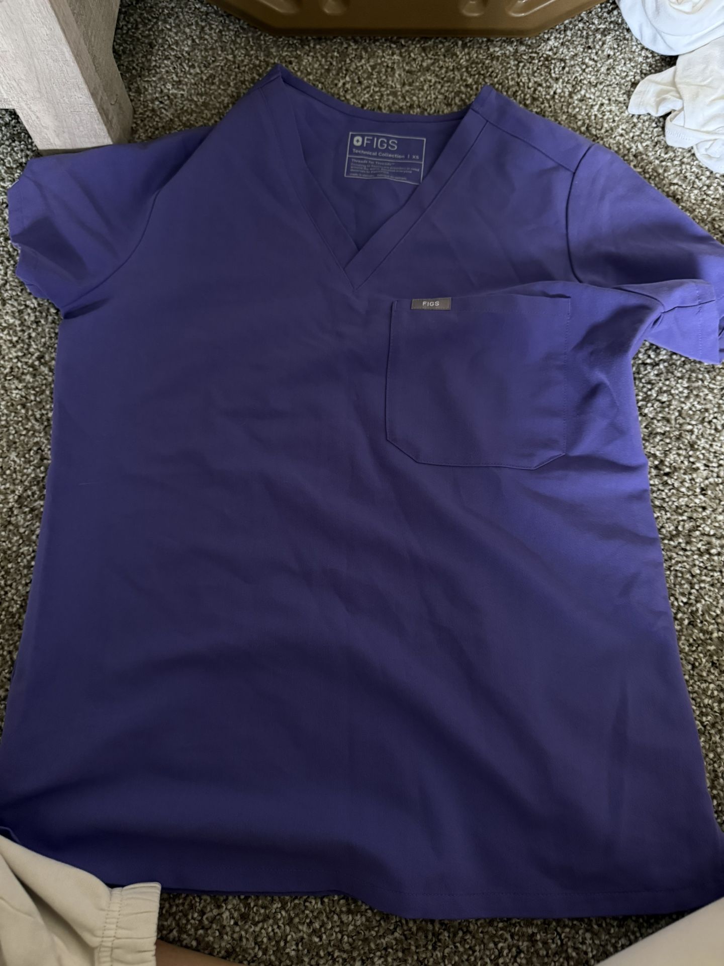 fig scrub top xs