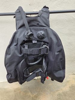 Scuba BCD Zeagle Ranger LTD Titanium. Mens Medium Size. Like New 