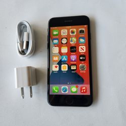 iPhone 7 - UNLOCKED - Like New  