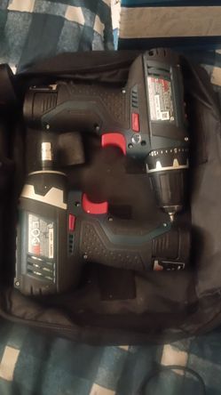 2- Drills Bosch 12V 1 - Milwaukee Drill