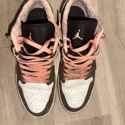 Jordan 1 mocha