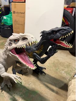 Huge Jurassic world figure set indoraptor and indominous Rex