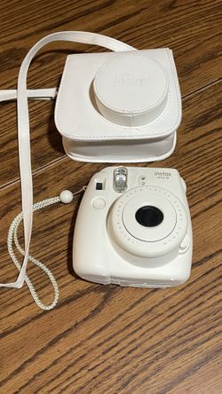 FUJIFILM INSTAX MINI 12 INSTANT CAMERA  AND  COMPATIBLE CUSTOM CASE 