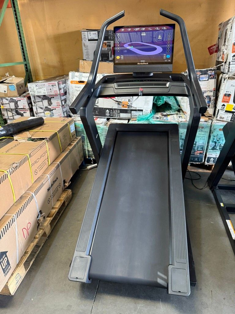 Nordictrack X24 Incline trainer Treadmill - 40% incline 12mph max speed - 22" wide belt - 2200$