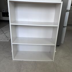 White Dreser Made