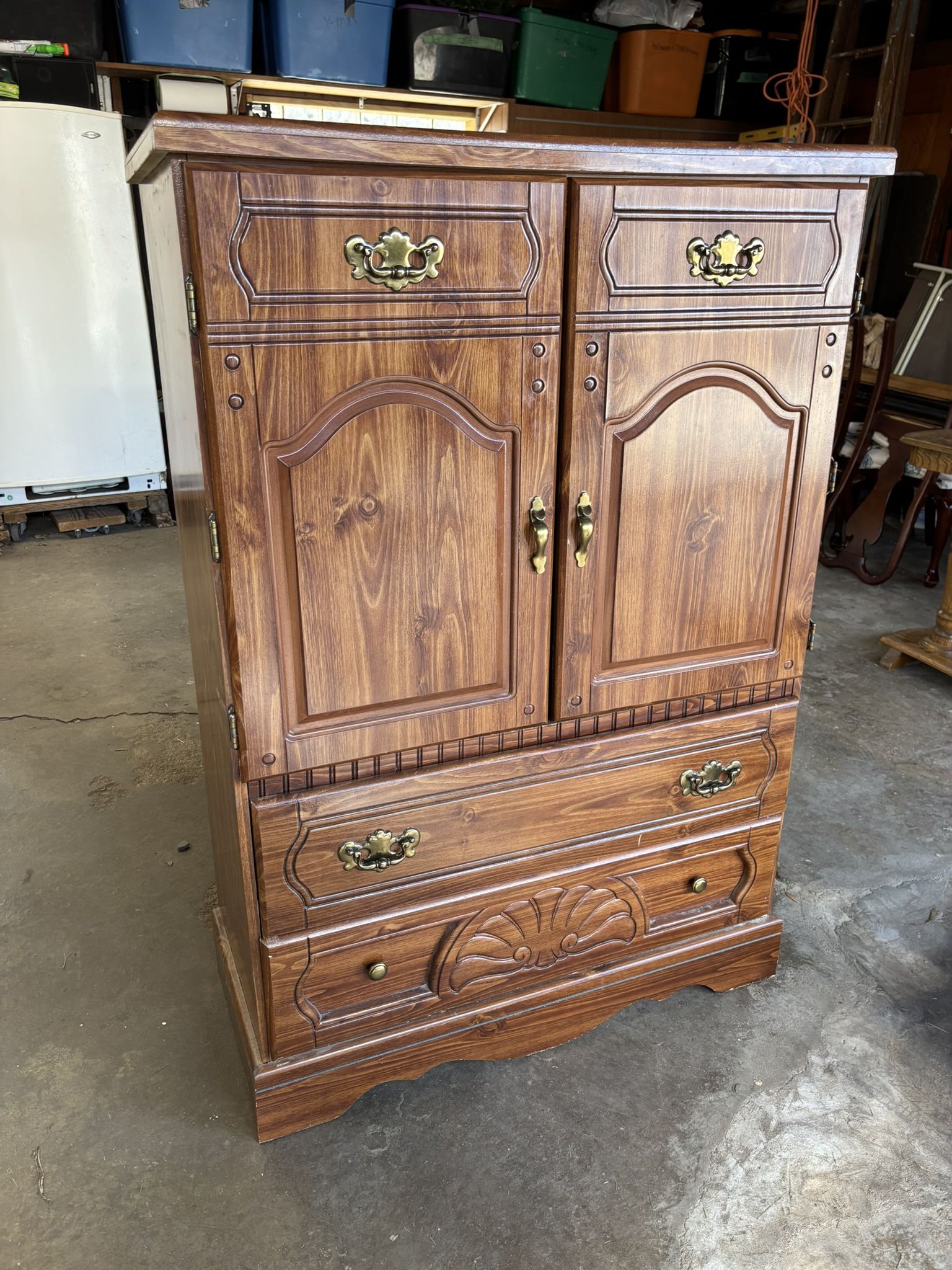 Dresser armoire