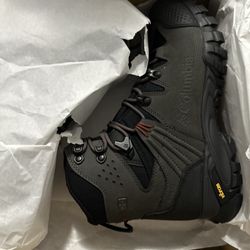 Columbia Boots 8.5