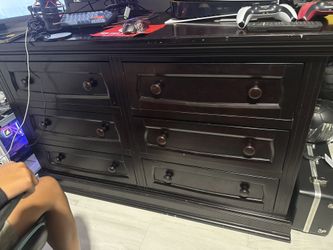 Dresser Double-6 Drawers