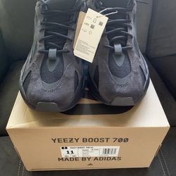 Yeezy 700 V2