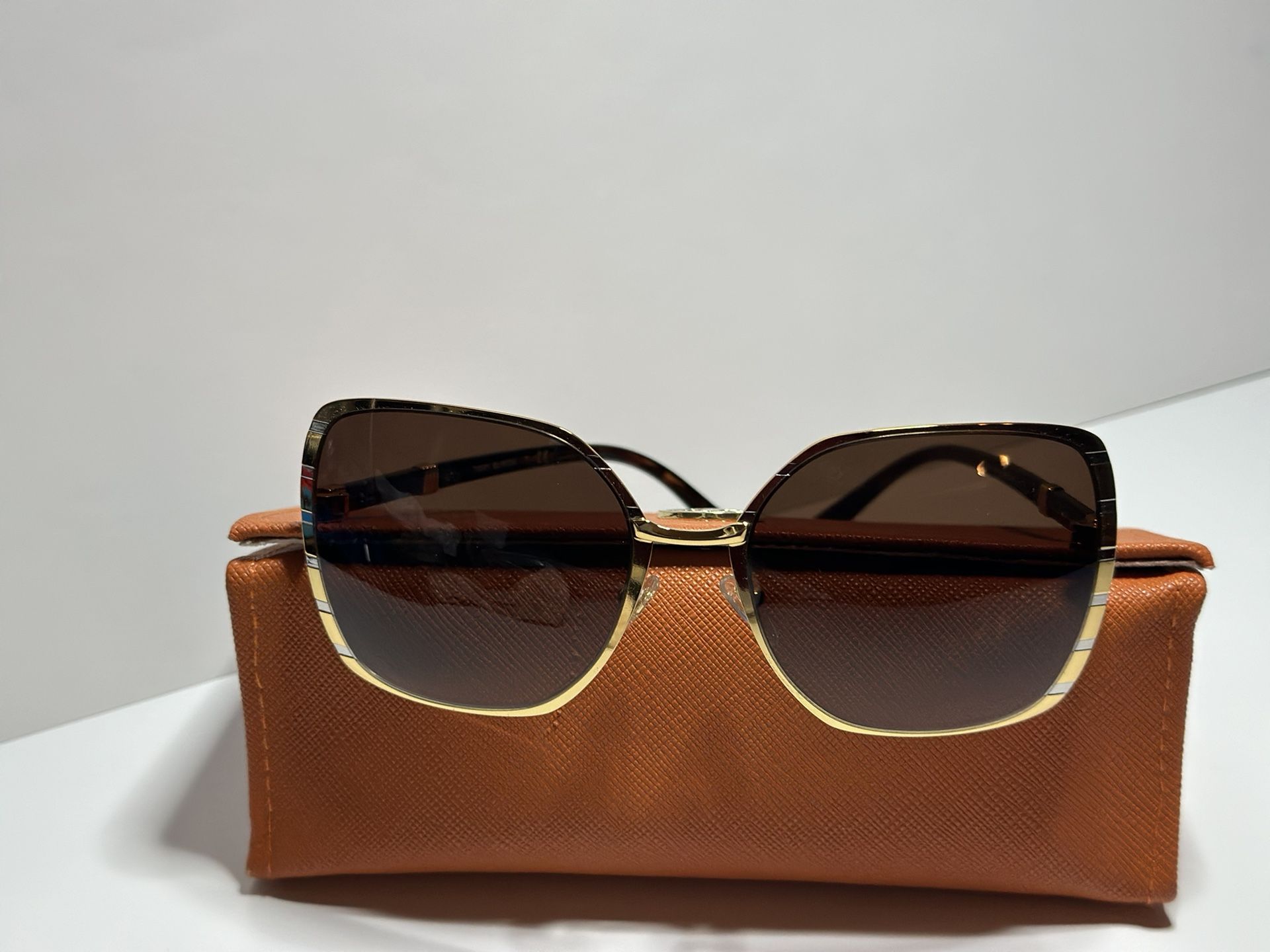 Tory Burch Sun Glasses