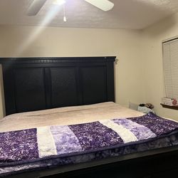 King size bed with dresser