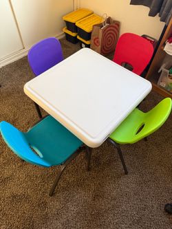 Kids Table and 4 Chairs Set