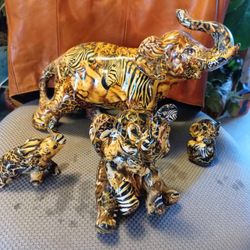  Ceramic elephant  family 