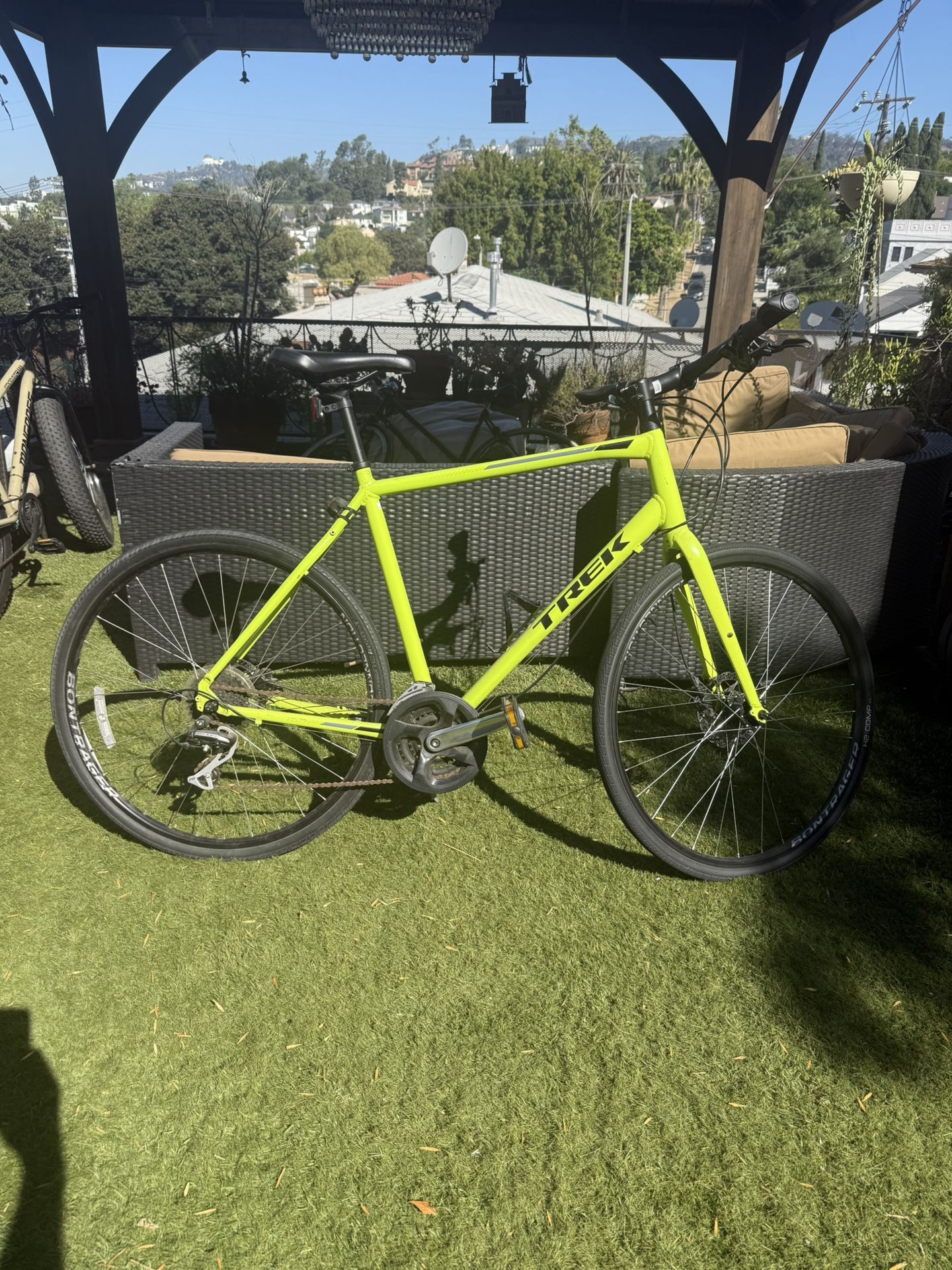 Trek fX2 Aluminum Frame Bike.